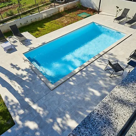 Barbara In For 6 People With Private Pool & Only 1 Km From Villa